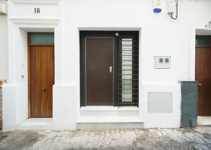 Rentalsevilla Cool & Design Apartment